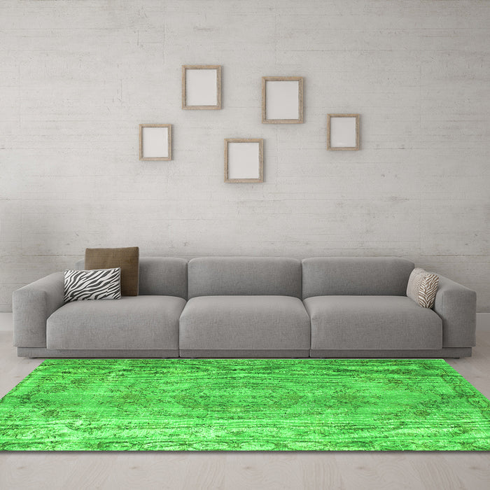 Machine Washable Abstract Green Contemporary Area Rugs in a Living Room,, wshcon1342grn