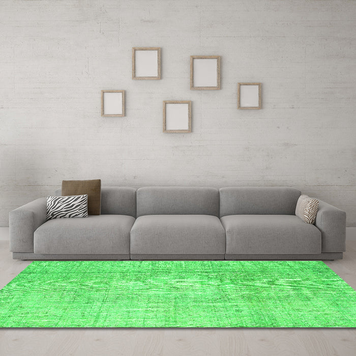 Machine Washable Abstract Green Contemporary Area Rugs in a Living Room,, wshcon1343grn