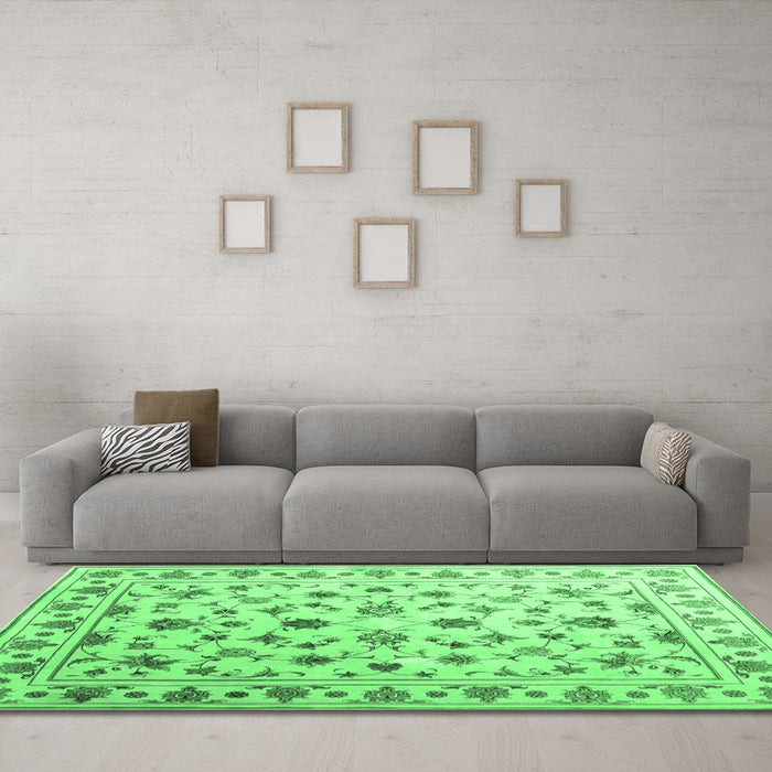 Machine Washable Persian Emerald Green Traditional Area Rugs in a Living Room,, wshcon1344emgrn