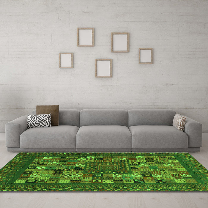 Machine Washable Abstract Green Contemporary Area Rugs in a Living Room,, wshcon1345grn