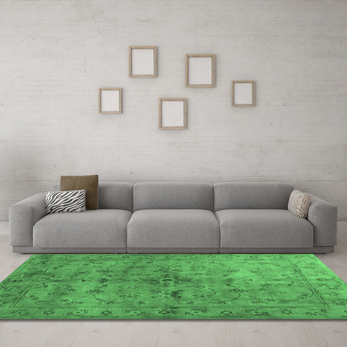 Machine Washable Abstract Emerald Green Contemporary Area Rugs in a Living Room,, wshcon1346emgrn