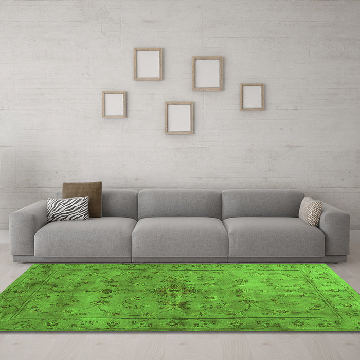 Machine Washable Abstract Green Contemporary Area Rugs in a Living Room,, wshcon1346grn