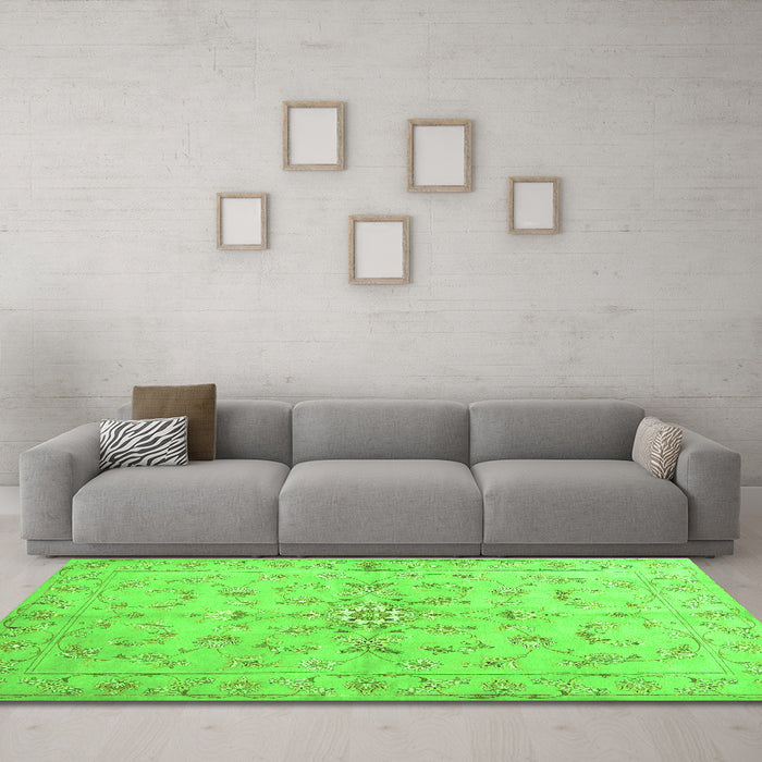 Machine Washable Abstract Green Contemporary Area Rugs in a Living Room,, wshcon1347grn