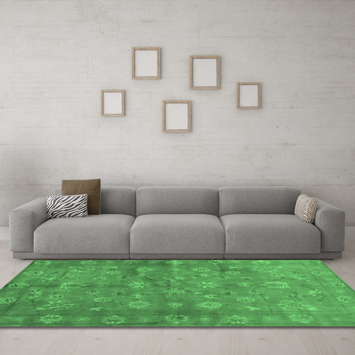 Machine Washable Abstract Emerald Green Contemporary Area Rugs in a Living Room,, wshcon1348emgrn
