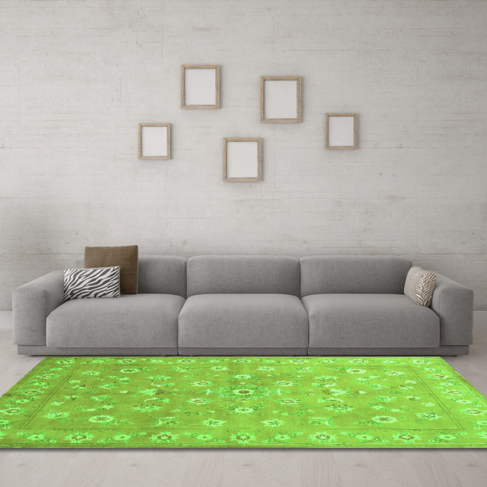 Machine Washable Abstract Green Contemporary Area Rugs in a Living Room,, wshcon1349grn