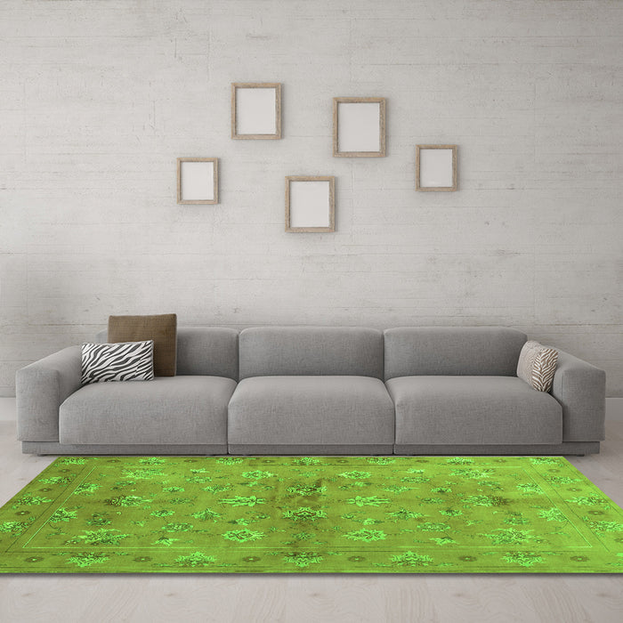 Machine Washable Abstract Green Contemporary Area Rugs in a Living Room,, wshcon1351grn