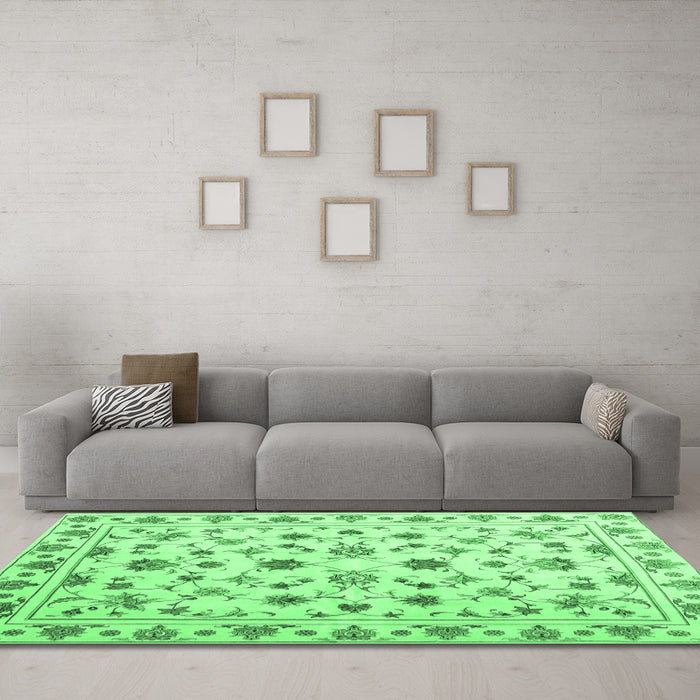 Machine Washable Persian Emerald Green Traditional Area Rugs in a Living Room,, wshcon1352emgrn