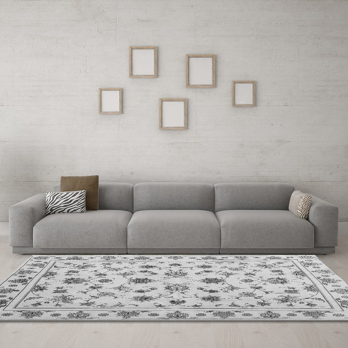 Machine Washable Persian Gray Traditional Rug in a Living Room,, wshcon1352gry