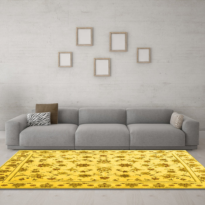 Machine Washable Persian Yellow Traditional Rug in a Living Room, wshcon1352yw