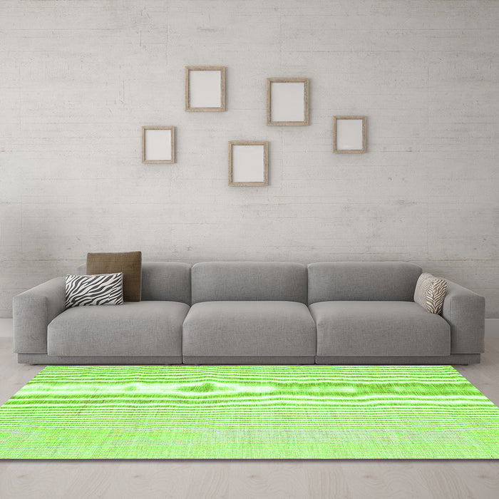 Machine Washable Abstract Green Contemporary Area Rugs in a Living Room,, wshcon1357grn