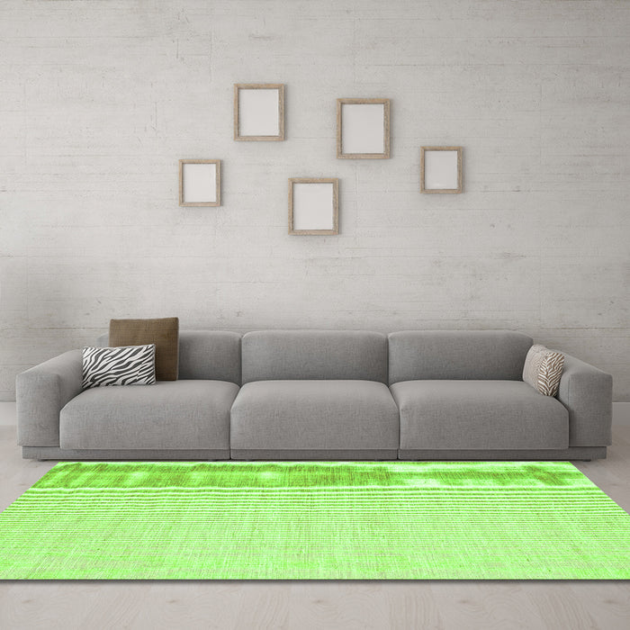 Machine Washable Abstract Green Contemporary Area Rugs in a Living Room,, wshcon1358grn