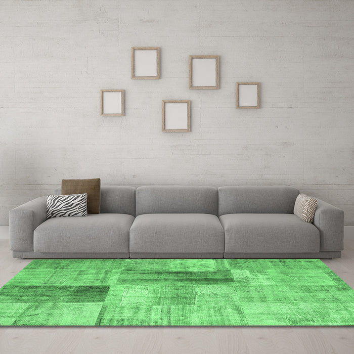 Machine Washable Patchwork Emerald Green Transitional Area Rugs in a Living Room,, wshcon1360emgrn