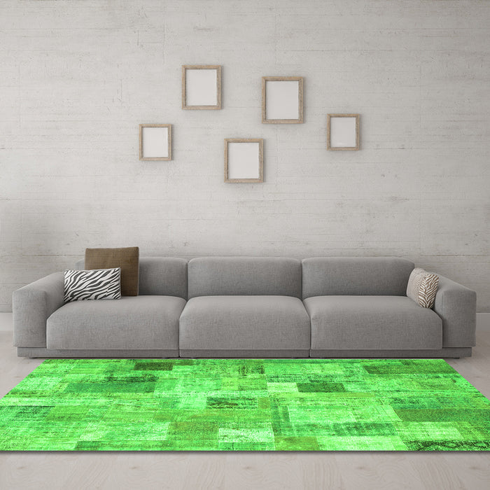Machine Washable Patchwork Green Transitional Area Rugs in a Living Room,, wshcon1362grn