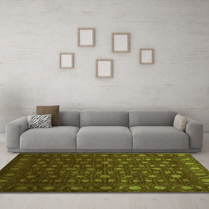 Machine Washable Abstract Green Contemporary Area Rugs in a Living Room,, wshcon1365grn