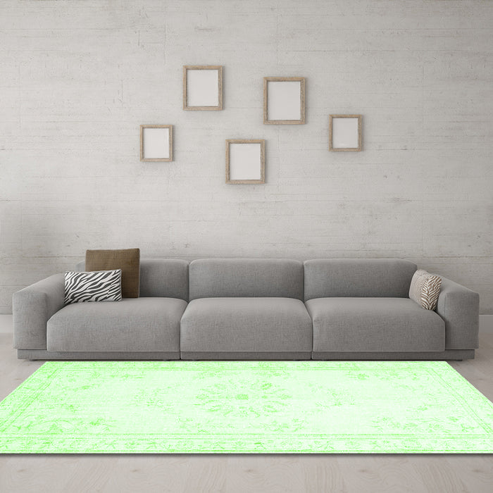 Machine Washable Abstract Green Contemporary Area Rugs in a Living Room,, wshcon1368grn