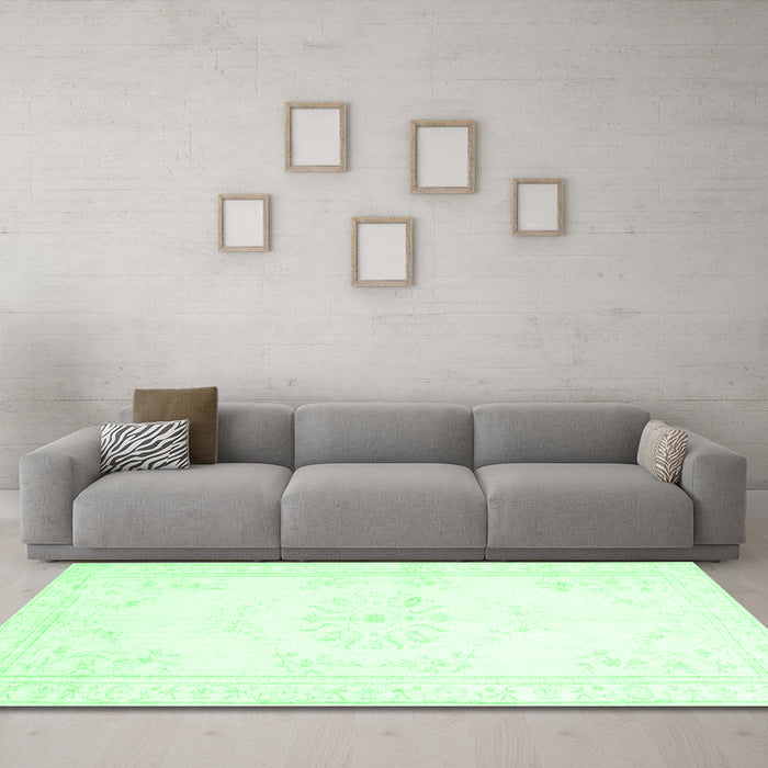 Machine Washable Abstract Emerald Green Contemporary Area Rugs in a Living Room,, wshcon1368emgrn