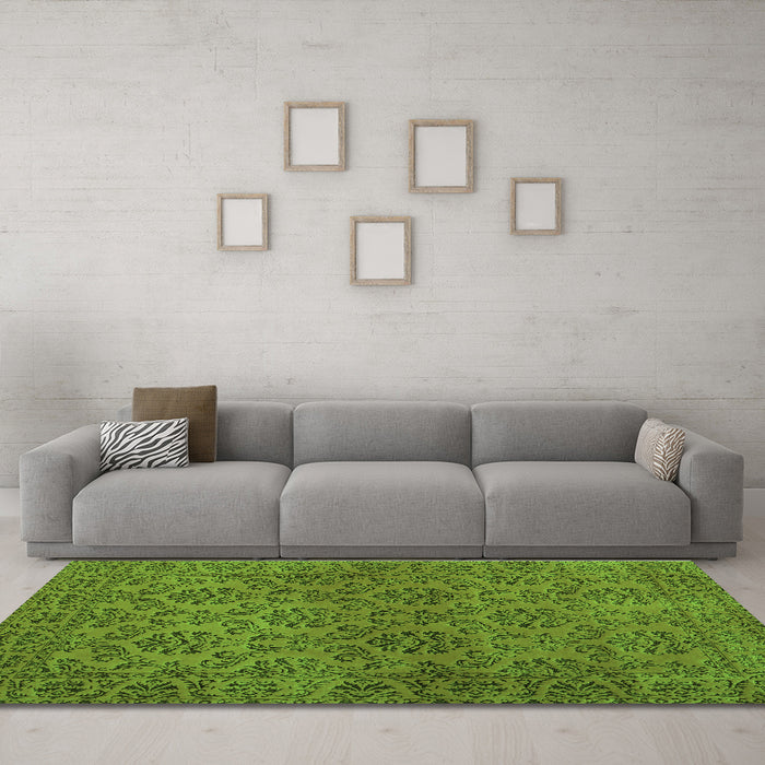 Machine Washable Abstract Green Contemporary Area Rugs in a Living Room,, wshcon1369grn