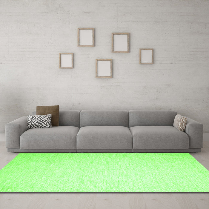 Machine Washable Solid Green Modern Area Rugs in a Living Room,, wshcon1370grn