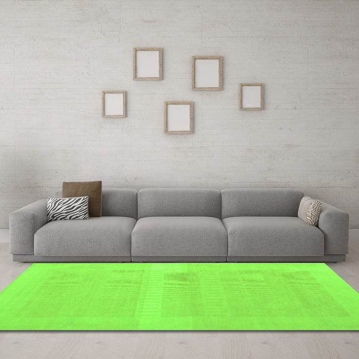 Machine Washable Abstract Green Contemporary Area Rugs in a Living Room,, wshcon1374grn