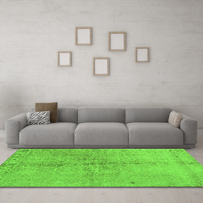 Machine Washable Abstract Green Contemporary Area Rugs in a Living Room,, wshcon1375grn