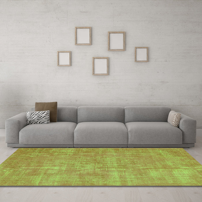 Machine Washable Abstract Green Contemporary Area Rugs in a Living Room,, wshcon1377grn