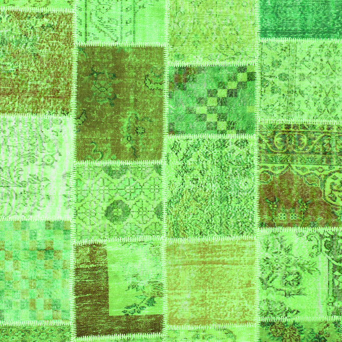 Serging Thickness of Machine Washable Patchwork Green Transitional Area Rugs, wshcon1380grn