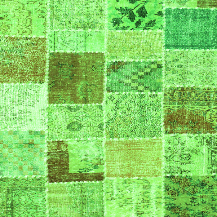 Serging Thickness of Patchwork Green Transitional Rug, con1380grn