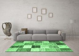 Machine Washable Patchwork Emerald Green Transitional Area Rugs in a Living Room,, wshcon1381emgrn