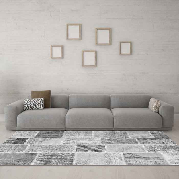 Machine Washable Patchwork Gray Transitional Rug in a Living Room,, wshcon1382gry