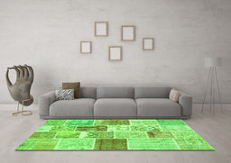 Machine Washable Patchwork Green Transitional Area Rugs in a Living Room,, wshcon1384grn