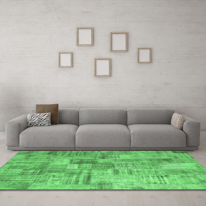 Machine Washable Patchwork Emerald Green Transitional Area Rugs in a Living Room,, wshcon1390emgrn