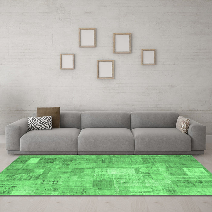Machine Washable Patchwork Emerald Green Transitional Area Rugs in a Living Room,, wshcon1391emgrn