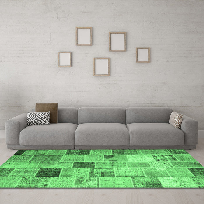 Machine Washable Patchwork Emerald Green Transitional Area Rugs in a Living Room,, wshcon1396emgrn