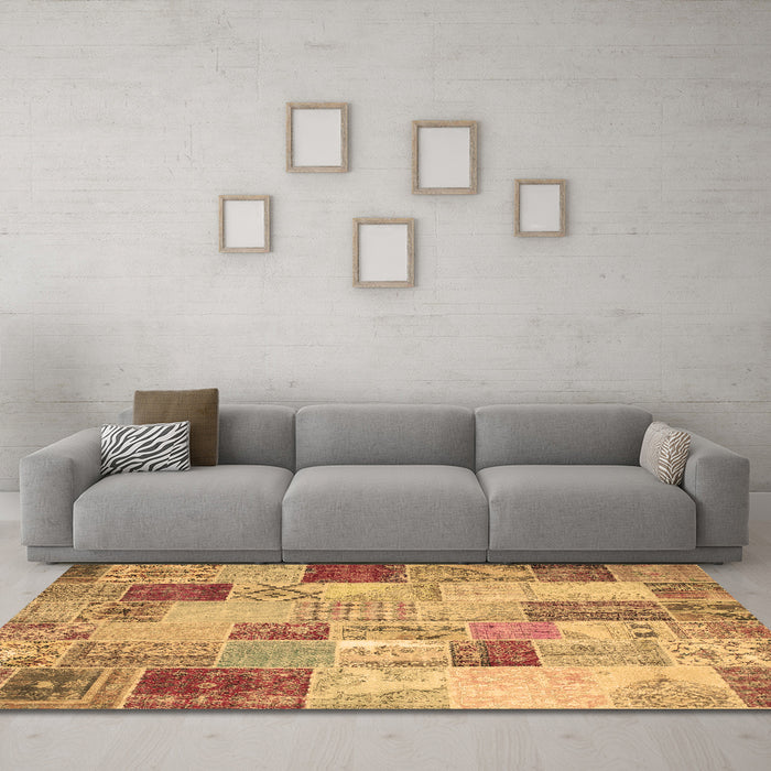 Machine Washable Patchwork Brown Transitional Rug in a Living Room,, wshcon1397brn
