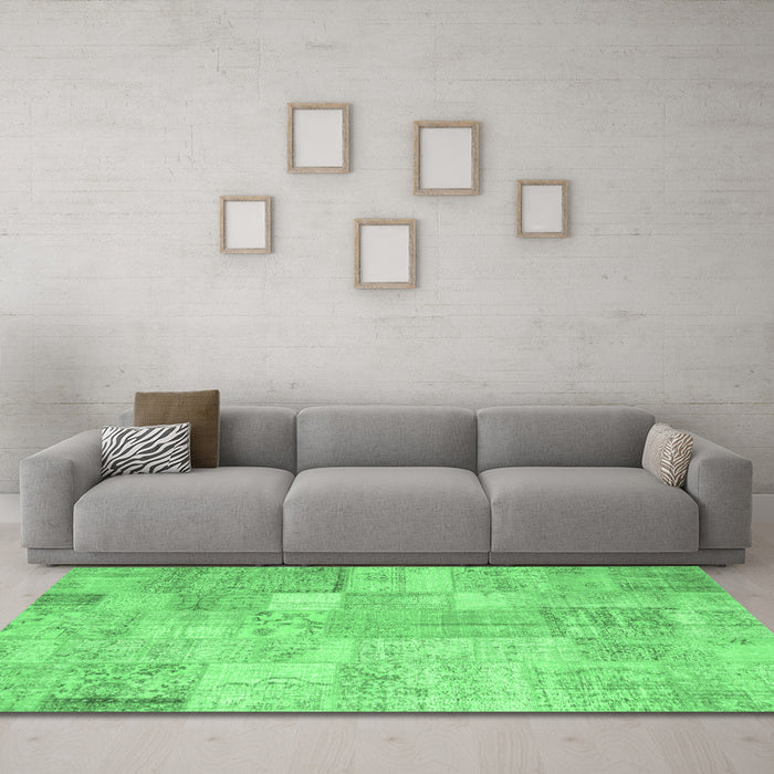 Machine Washable Patchwork Emerald Green Transitional Area Rugs in a Living Room,, wshcon1399emgrn