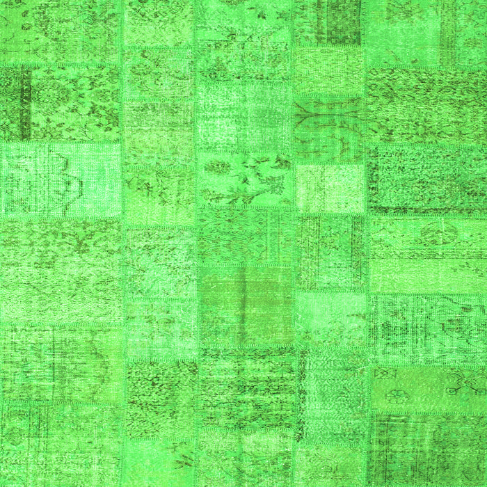 Serging Thickness of Patchwork Green Transitional Rug, con1399grn