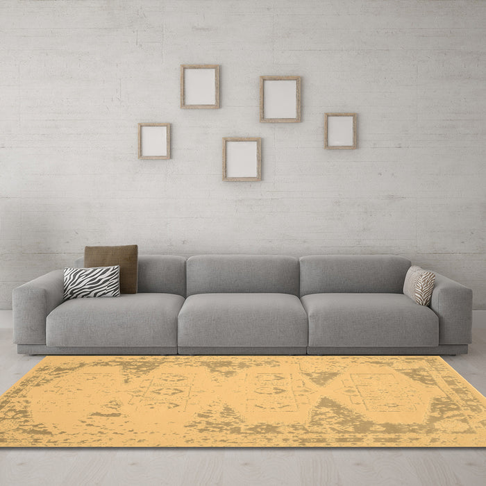 Machine Washable Abstract Brown Contemporary Rug in a Living Room,, wshcon139brn