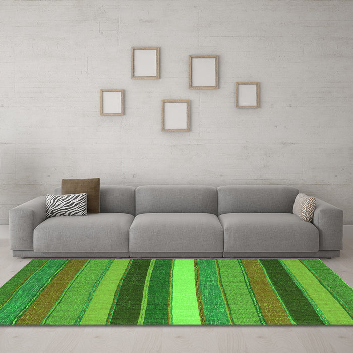 Machine Washable Abstract Green Contemporary Area Rugs in a Living Room,, wshcon1400grn