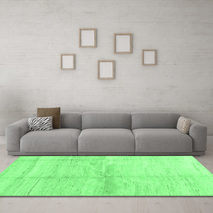 Machine Washable Solid Emerald Green Modern Area Rugs in a Living Room,, wshcon1403emgrn