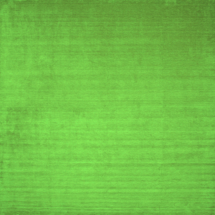 Serging Thickness of Solid Green Modern Rug, con140grn