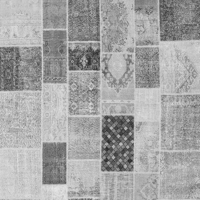 Serging Thickness of Machine Washable Patchwork Gray Transitional Rug, wshcon1410gry