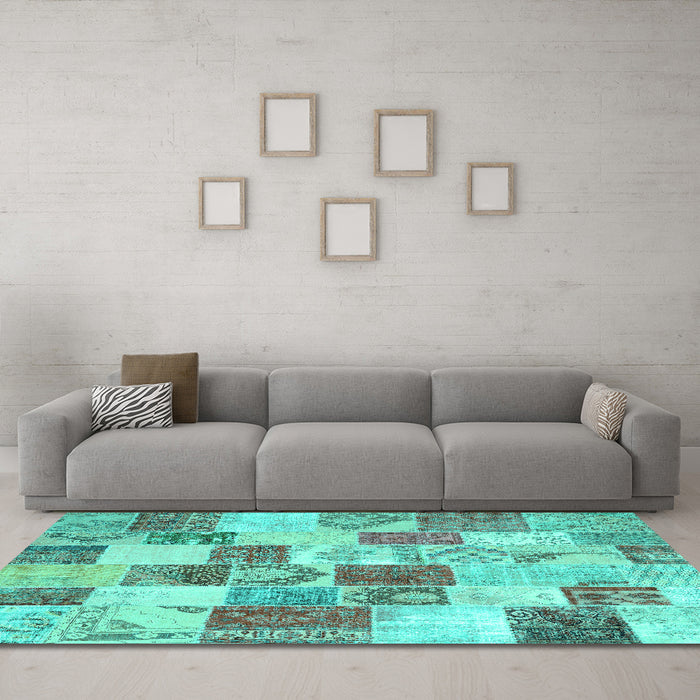 Machine Washable Patchwork Turquoise Transitional Area Rugs in a Living Room,, wshcon1411turq