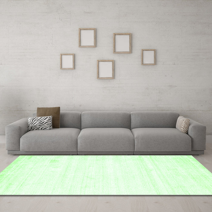 Machine Washable Solid Green Modern Area Rugs in a Living Room,, wshcon1417grn