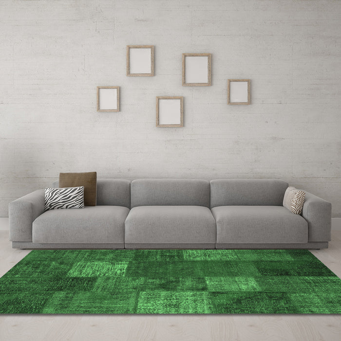 Machine Washable Patchwork Emerald Green Transitional Area Rugs in a Living Room,, wshcon1418emgrn