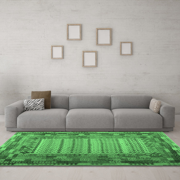 Machine Washable Patchwork Emerald Green Transitional Area Rugs in a Living Room,, wshcon1420emgrn