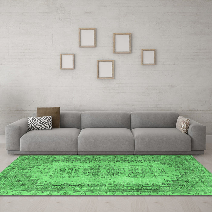 Machine Washable Abstract Emerald Green Contemporary Area Rugs in a Living Room,, wshcon1421emgrn