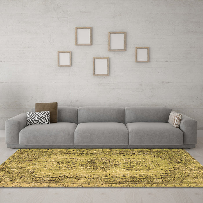 Machine Washable Abstract Brown Contemporary Rug in a Living Room,, wshcon1421brn