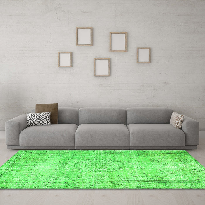 Machine Washable Abstract Green Contemporary Area Rugs in a Living Room,, wshcon1422grn