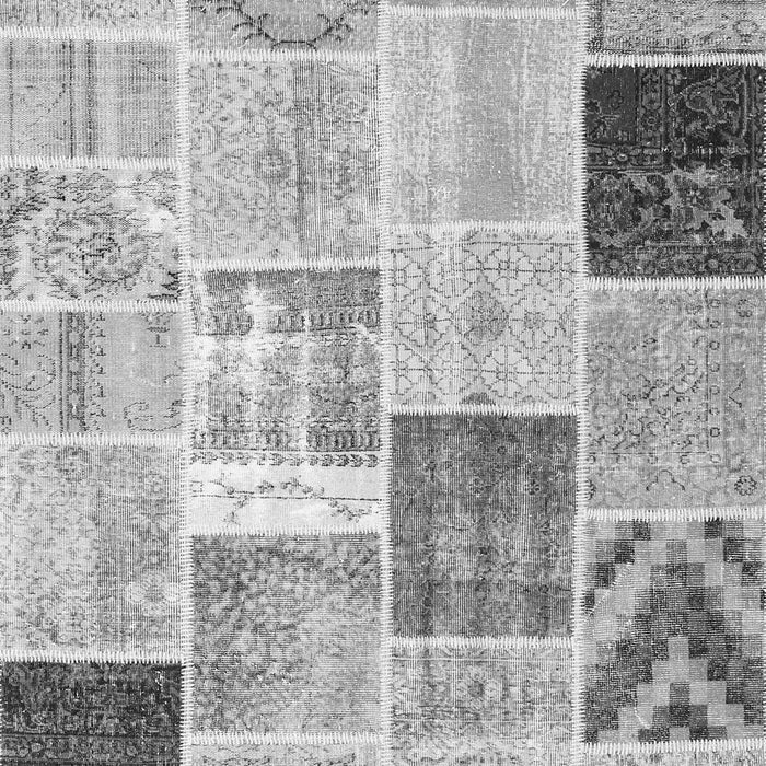 Serging Thickness of Machine Washable Patchwork Gray Transitional Rug, wshcon1424gry