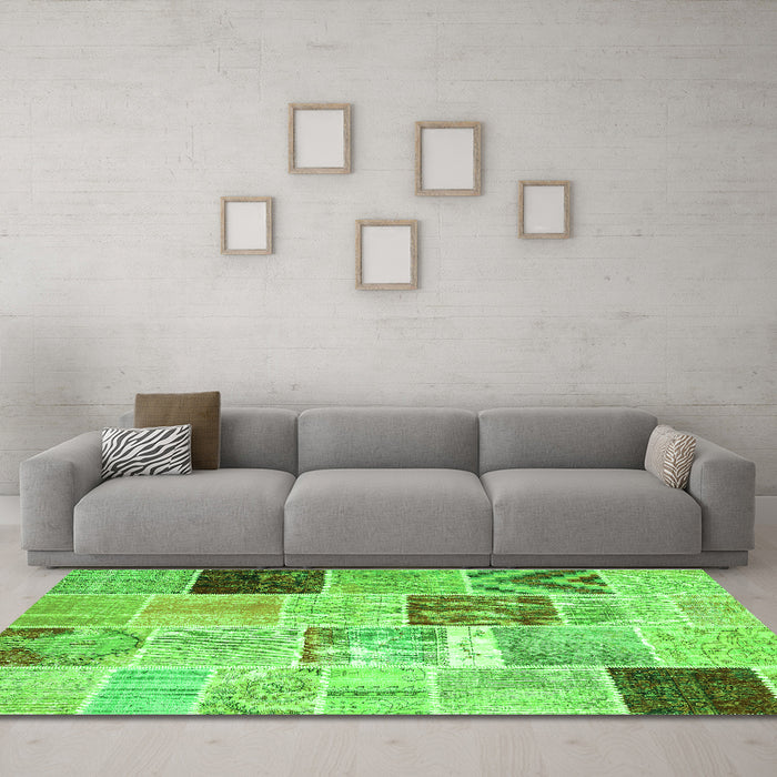 Machine Washable Patchwork Green Transitional Area Rugs in a Living Room,, wshcon1424grn